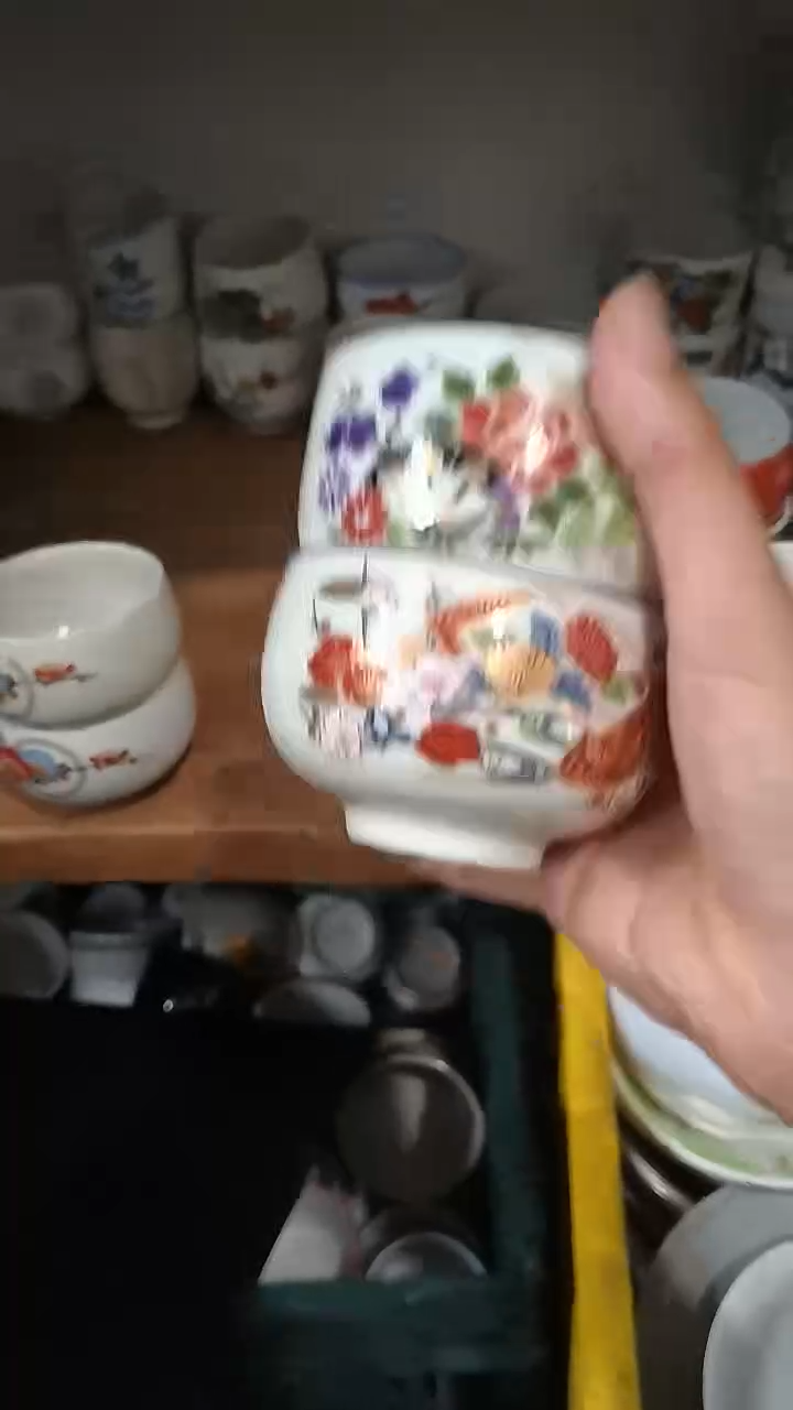 H****笑笑笑  中古商品 默认瑕疵 满20包邮 完美主义者慎拍 