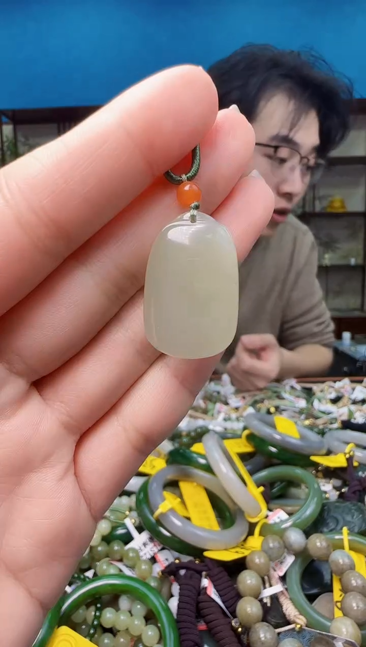 颈饰未镶嵌和田玉1