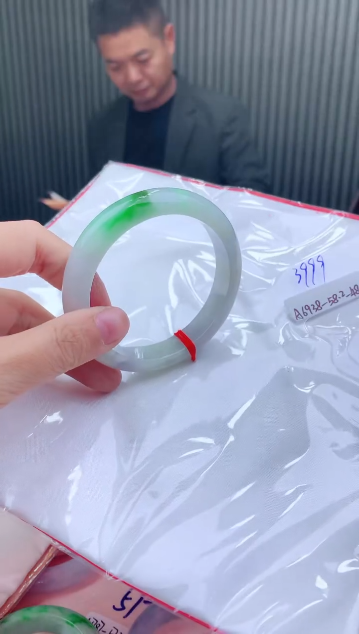 未镶嵌手镯翡翠58+