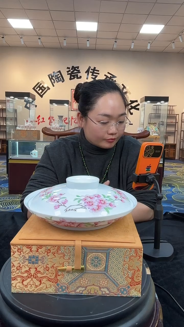 盘瓷甄选-水点桃花和合器盘