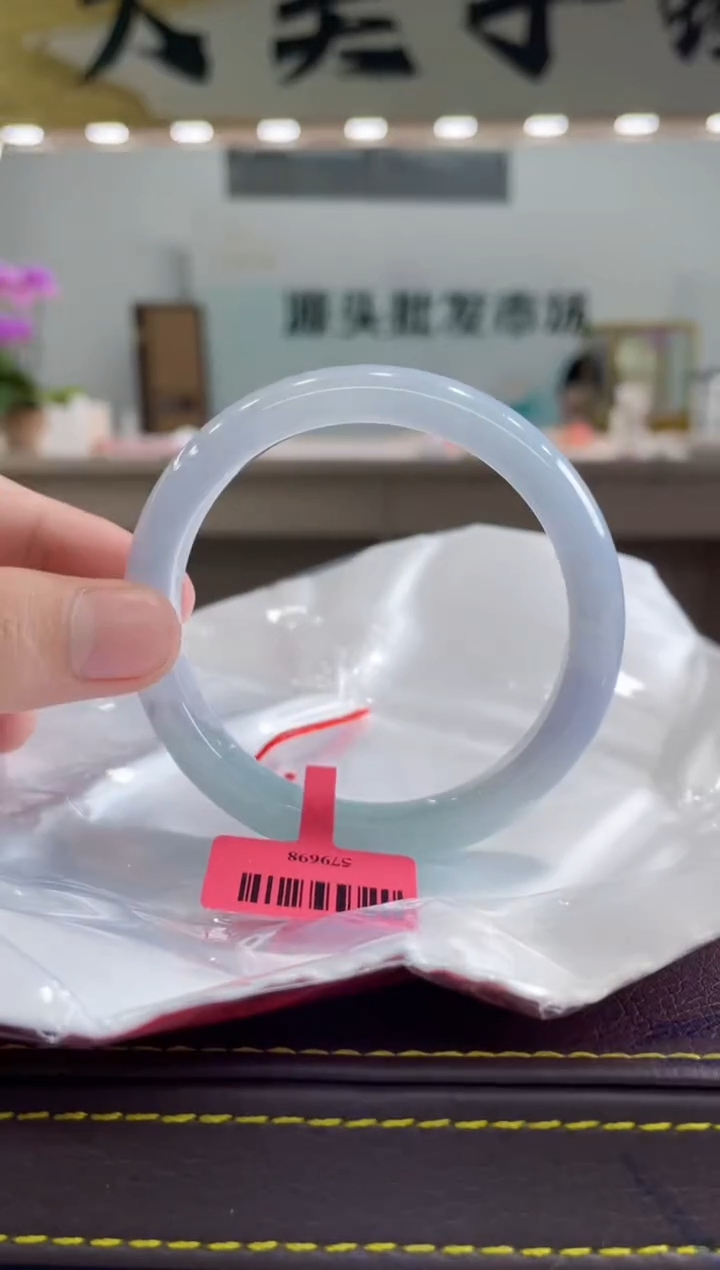 【闪购商品】翡翠手镯未镶嵌手镯