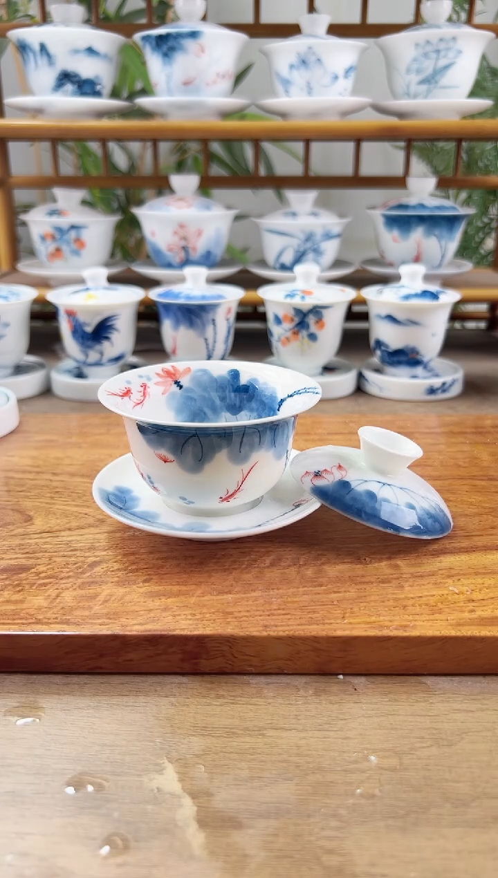 微瑕线条莲130ml內绘盖碗