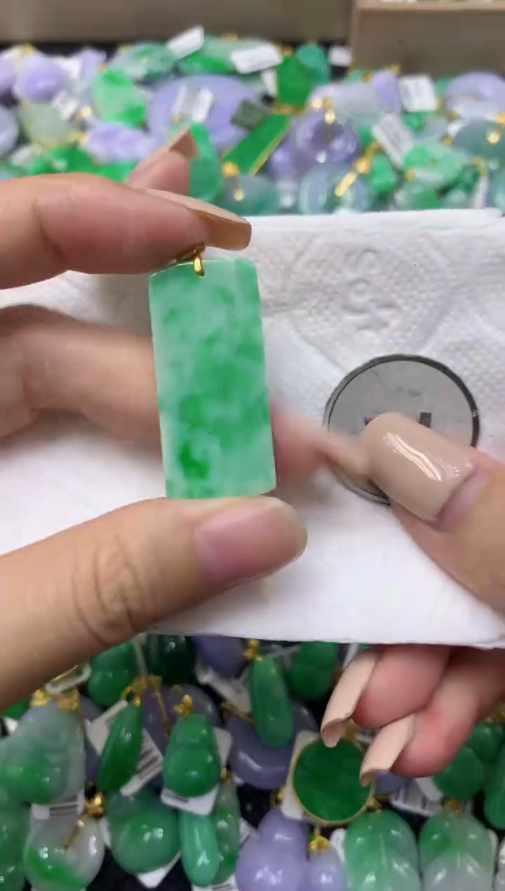 颈饰未镶嵌翡翠天然缅甸翡翠A货