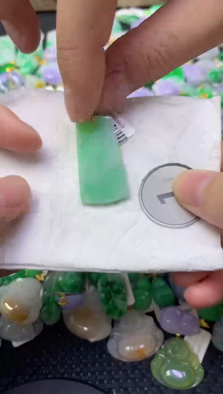 颈饰未镶嵌翡翠天然缅甸翡翠A货