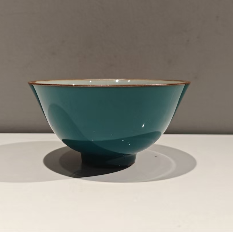 一品德窑单色釉孔雀绿杯子