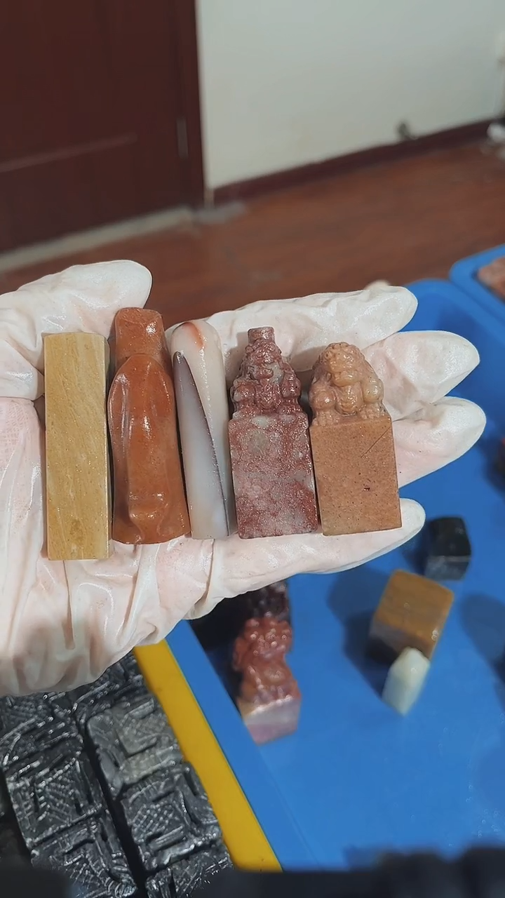 老挝石艺**饰瑕疵不规则章