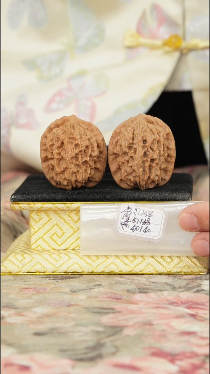 【闪购商品】文玩核桃把件非嫁接马老四
