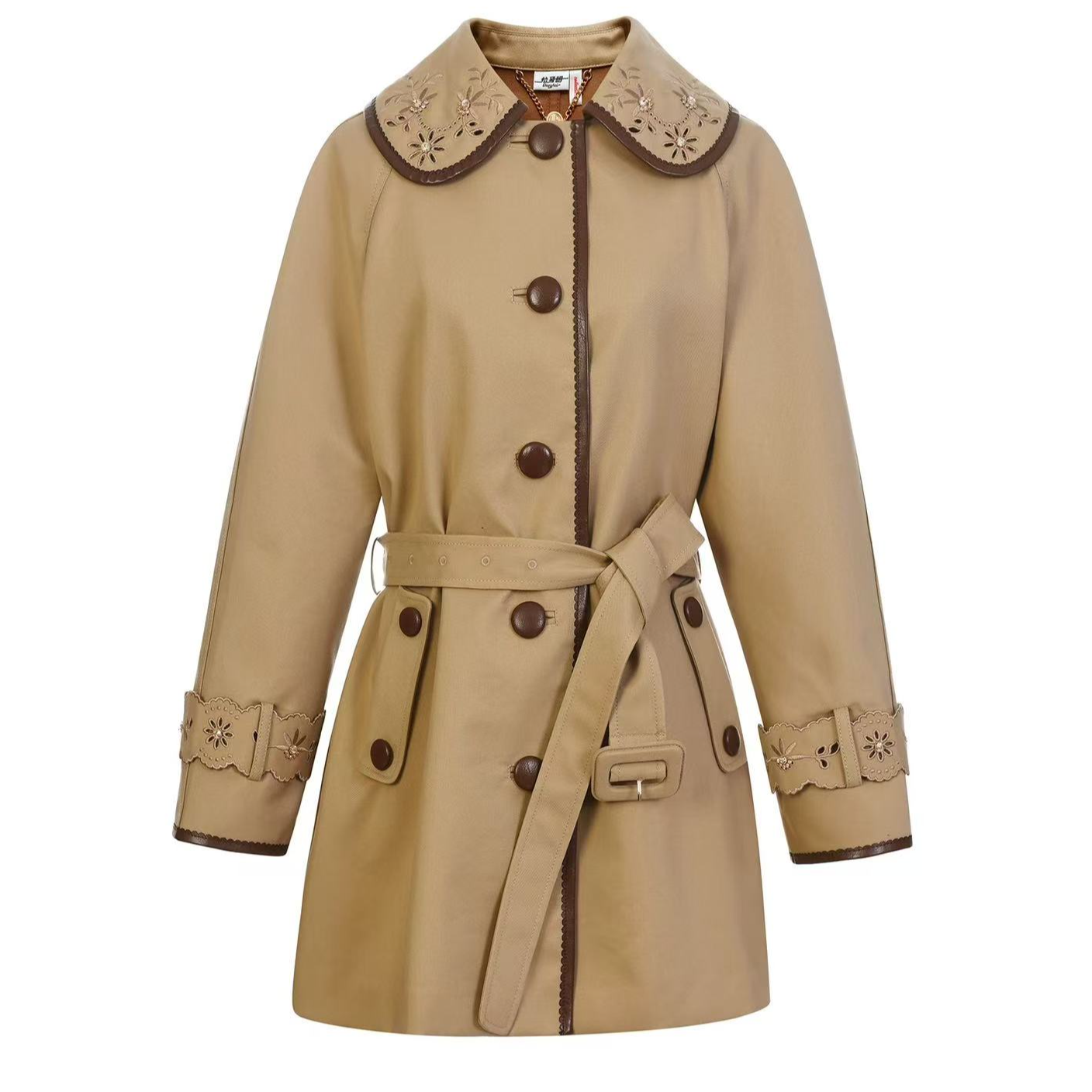 LeFame/拉飞姆卡其色娃娃领绣花风衣料长外套上衣/LF26C31SC262