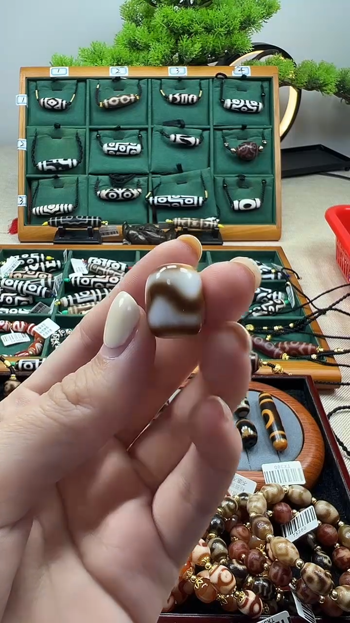 玛瑙/玉髓（覆膜）颈饰未镶嵌8（微瑕随机发货）