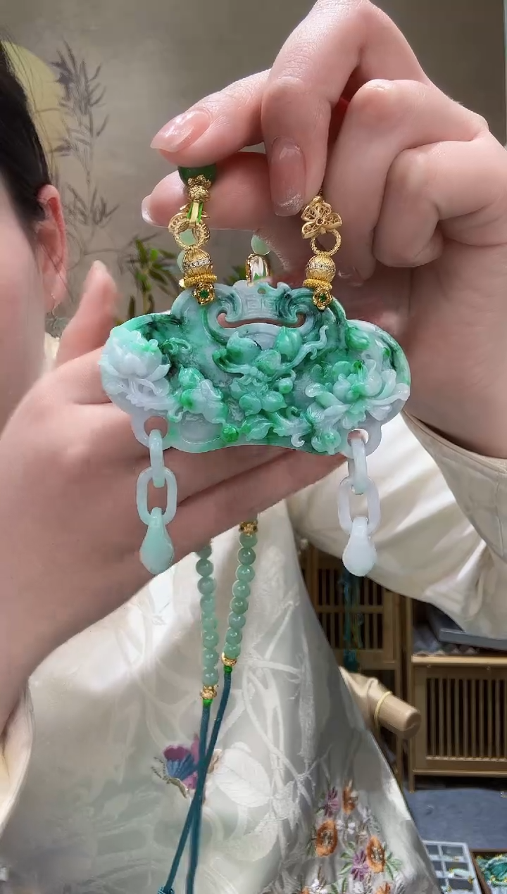 【闪购商品】翡翠颈饰未镶嵌吊坠