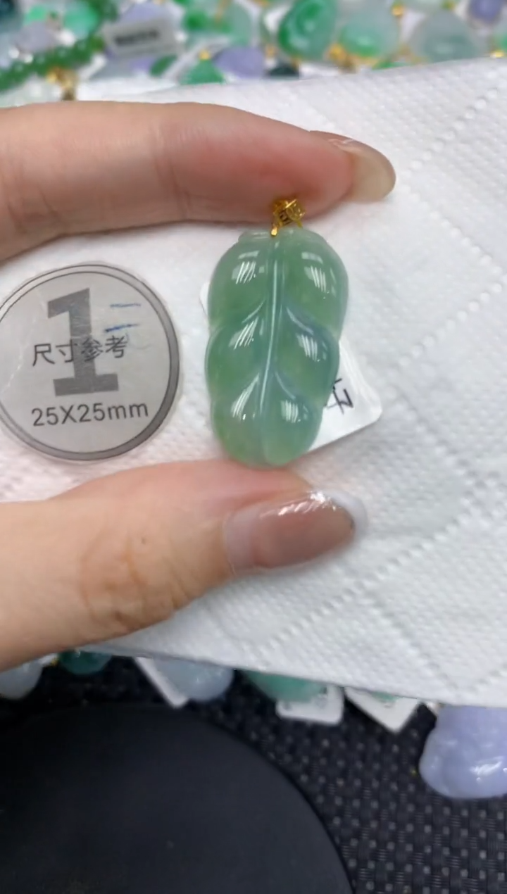 颈饰18K金镶嵌翡翠111111