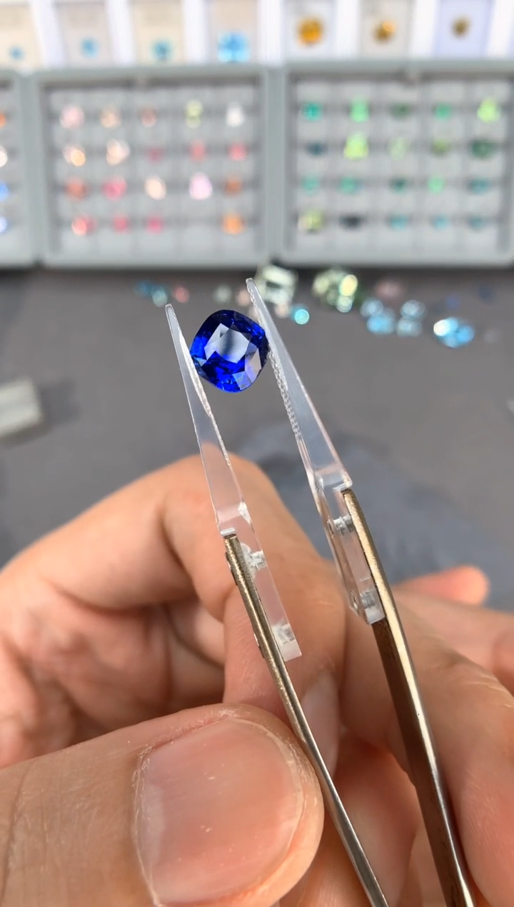 【闪购商品】定制蓝宝石裸石未镶嵌3.16ct
