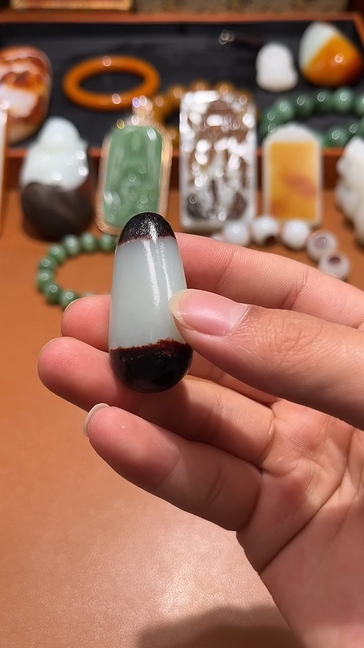 未镶嵌和田玉把件乐***。和田玉