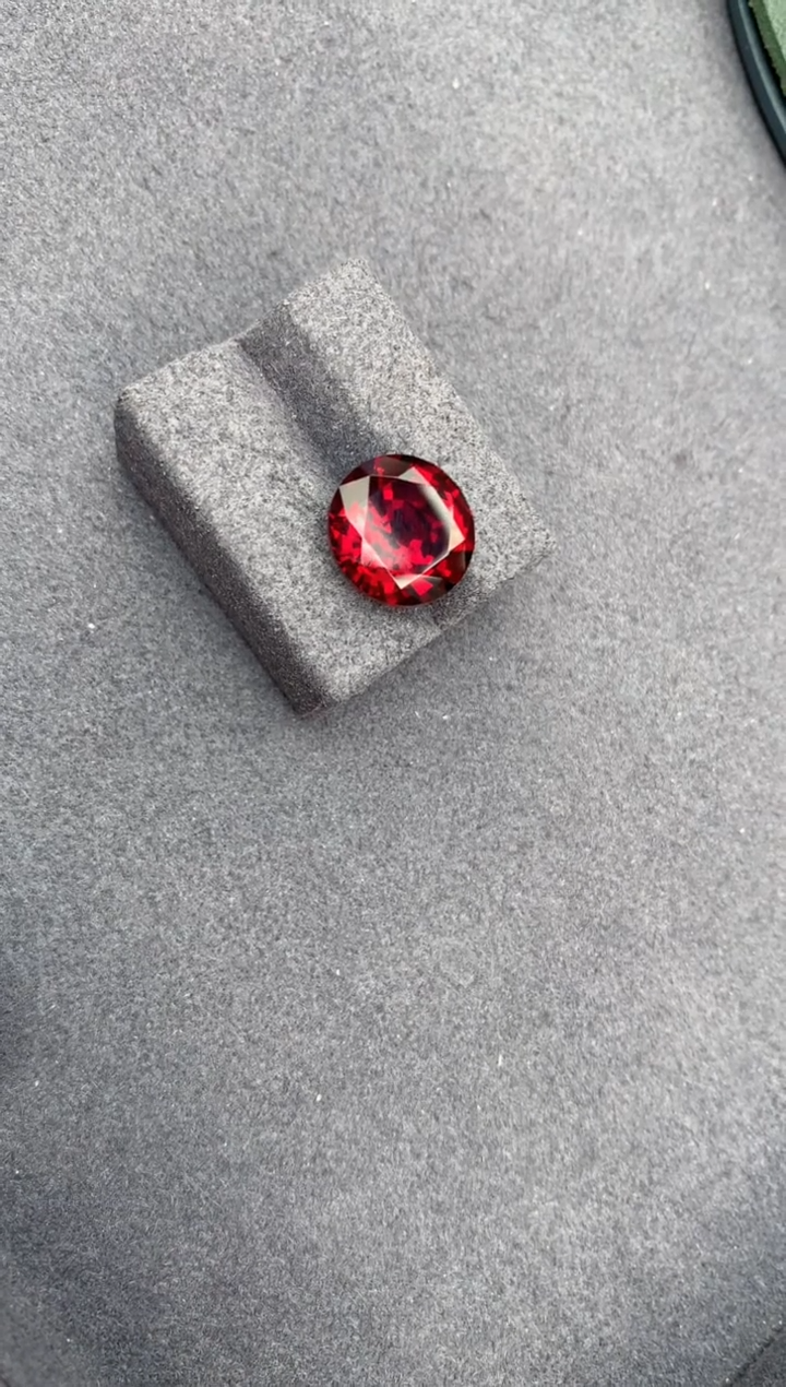 【闪购商品】石榴石裸石未镶嵌8.1ct镁铝