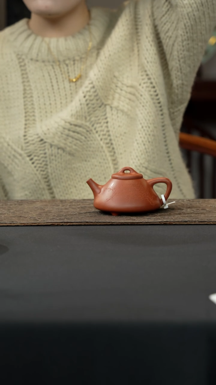 【闪购商品】紫砂茶壶红降坡子冶石瓢刻梅170cc