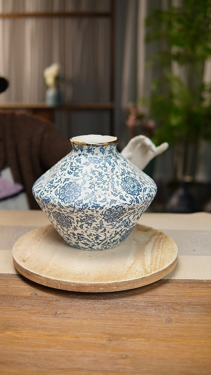 【闪购商品】陶瓷  花器青花瓷缠枝莲飞碟