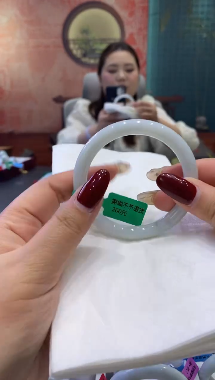 【闪购商品】翡翠手镯未镶嵌多人0017364