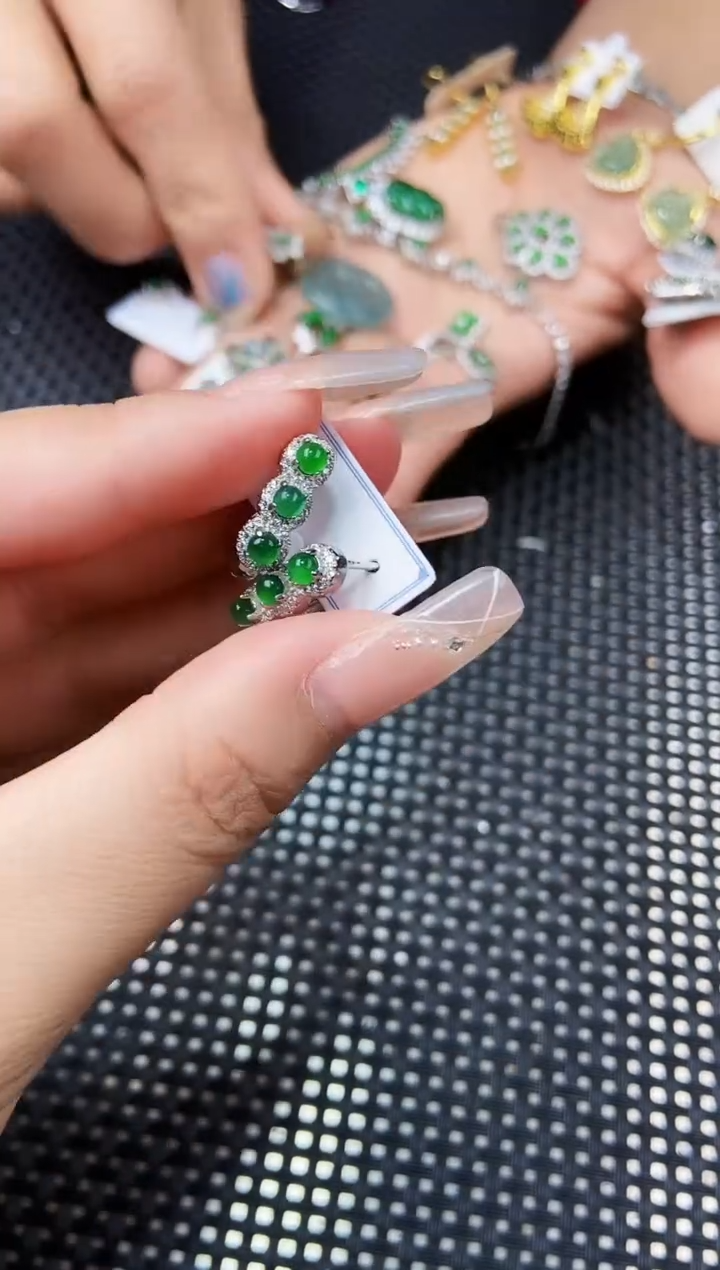 【闪购商品】翡翠未镶嵌耳饰111111111
