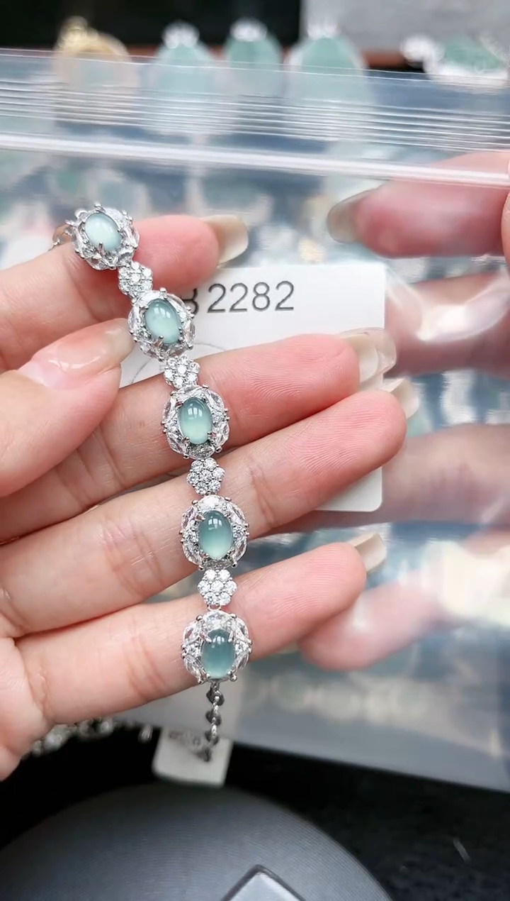 【闪购商品】翡翠颈饰未镶嵌赠皮绳2282