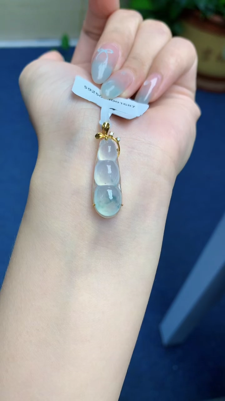 翡翠18K金镶嵌颈饰天然翡翠a货