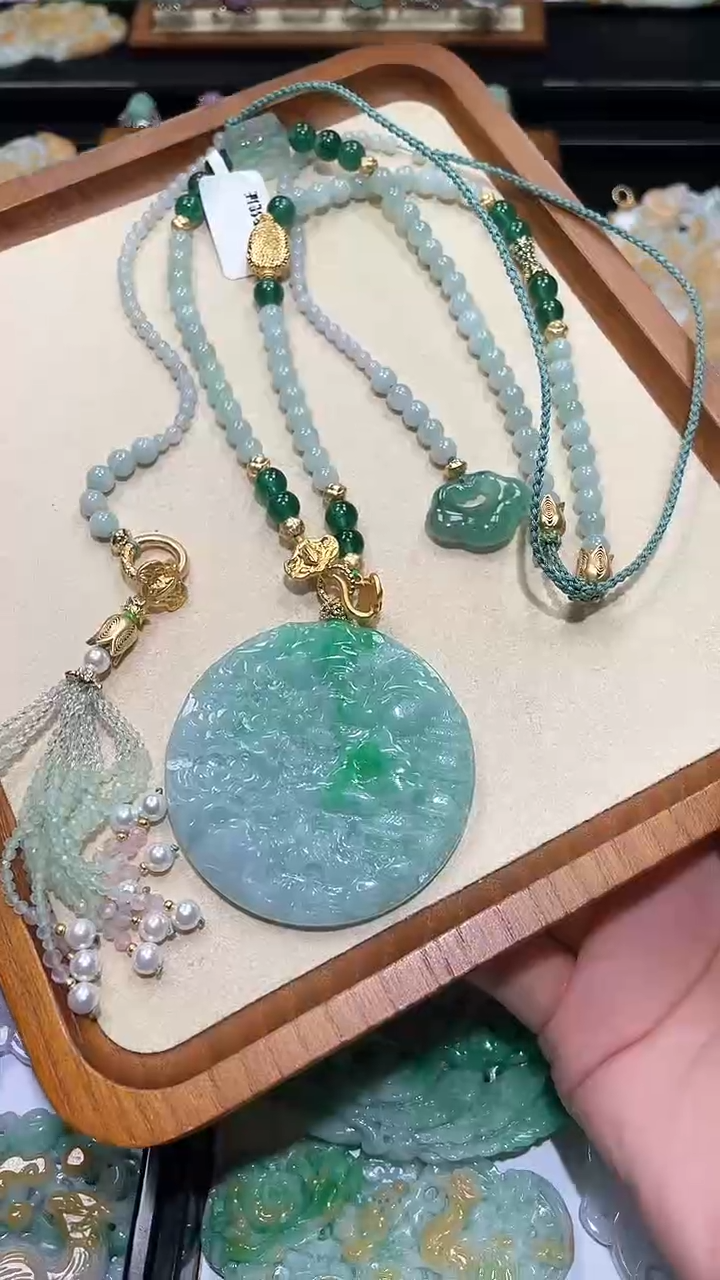 【闪购商品】翡翠颈饰未镶嵌吊坠