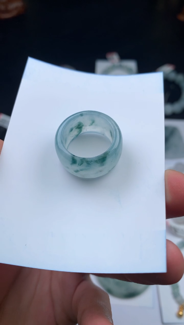 定制翡翠未镶嵌戒圈