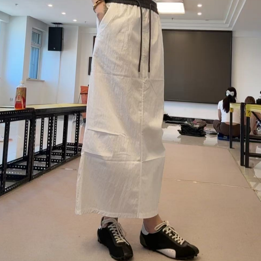 百搭款白色抽绳半身裙