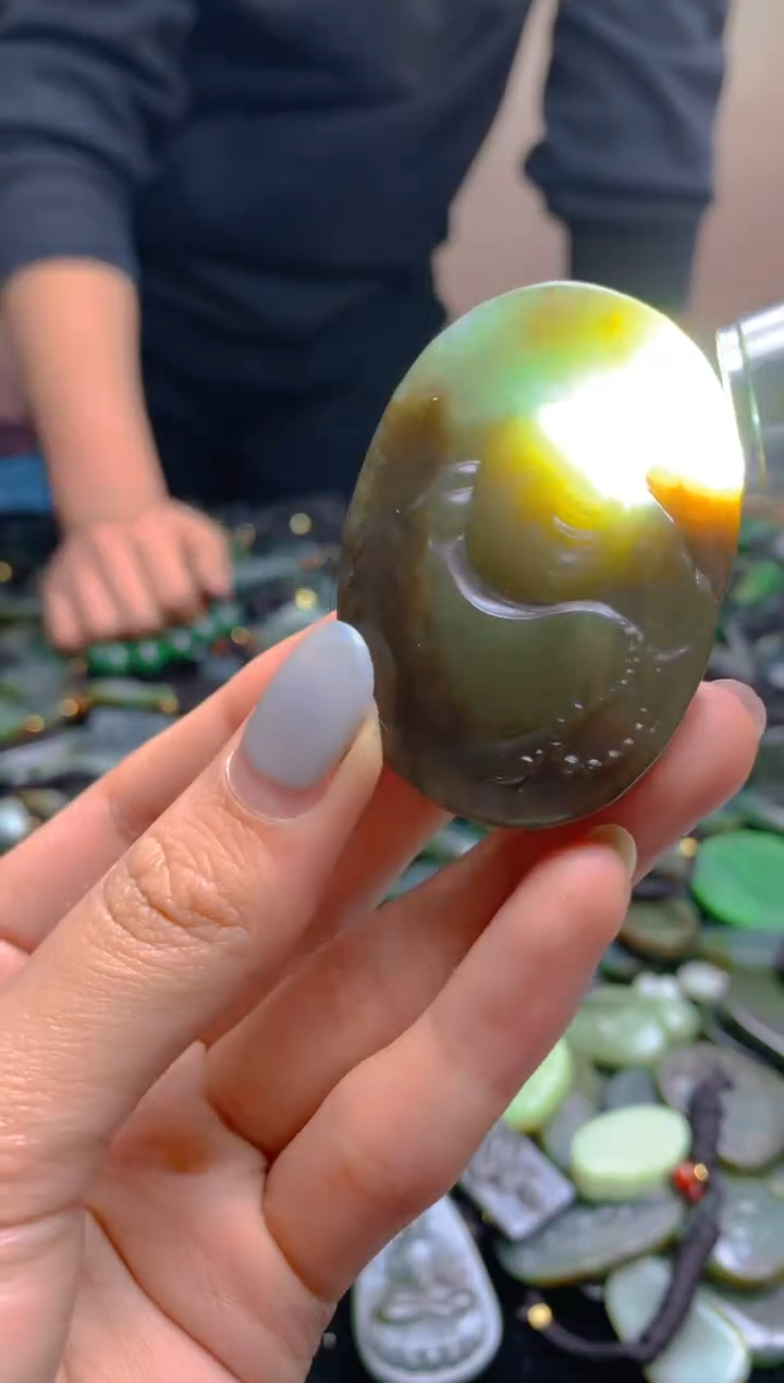 颈饰未镶嵌和田玉1