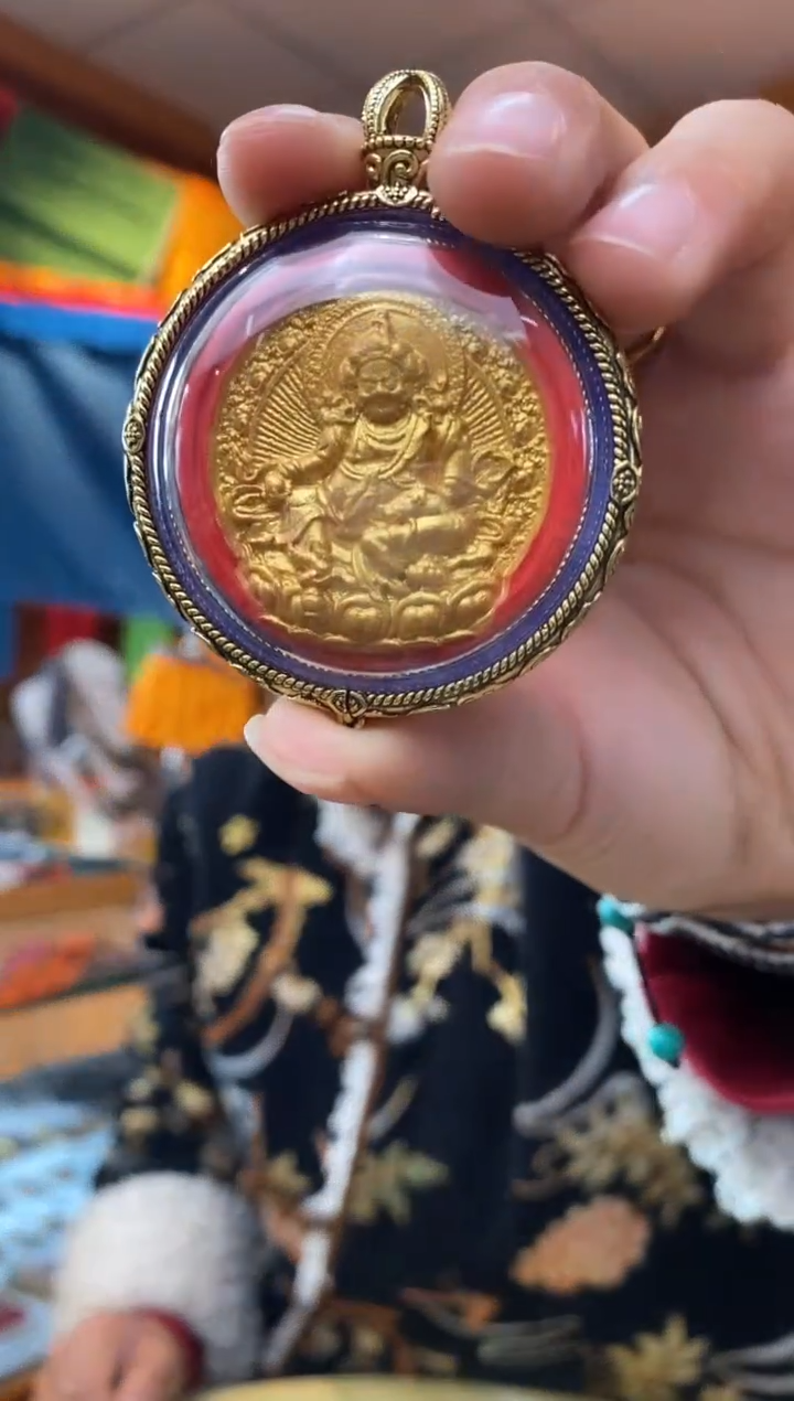 【闪购商品】泥塑黄c-与实物略有差异介意者慎拍