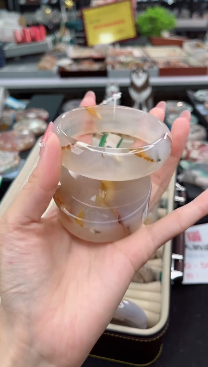 【闪购商品】石英质玉手镯未镶嵌61圈口（赠品镯心）3563191