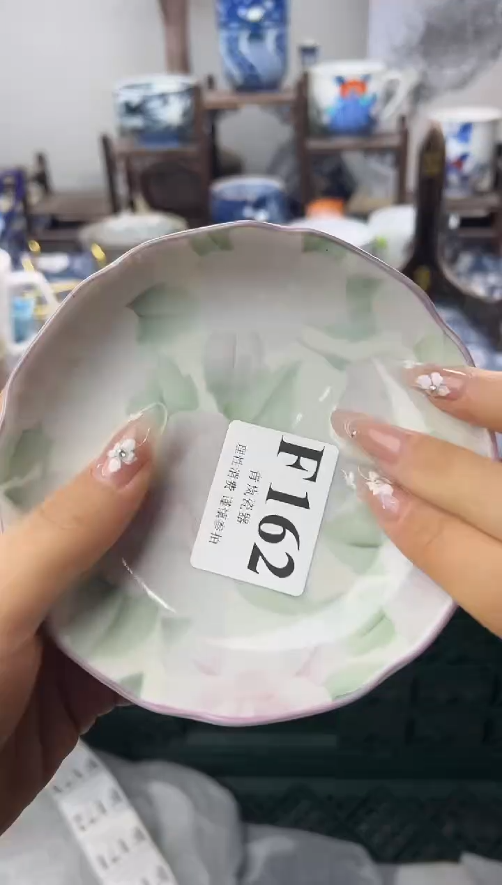 瓷片懒**～   F162