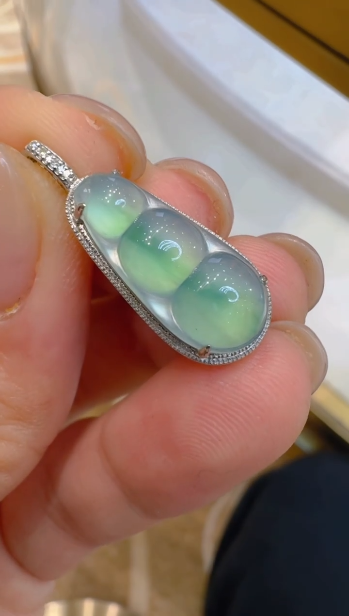 吊坠(不含链)18K金镶嵌翡翠多样性团购发一件