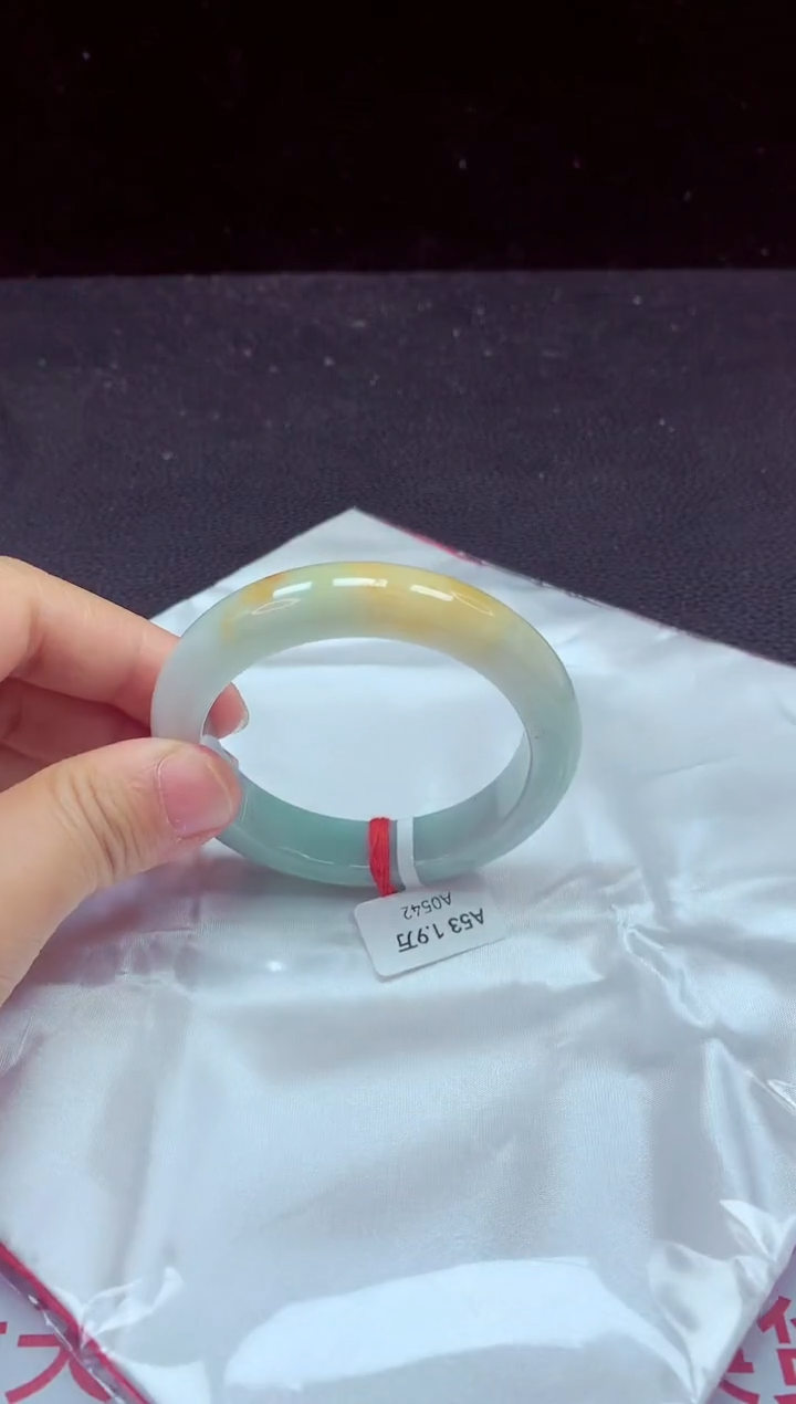 【闪购商品】翡翠手镯未镶嵌手镯53