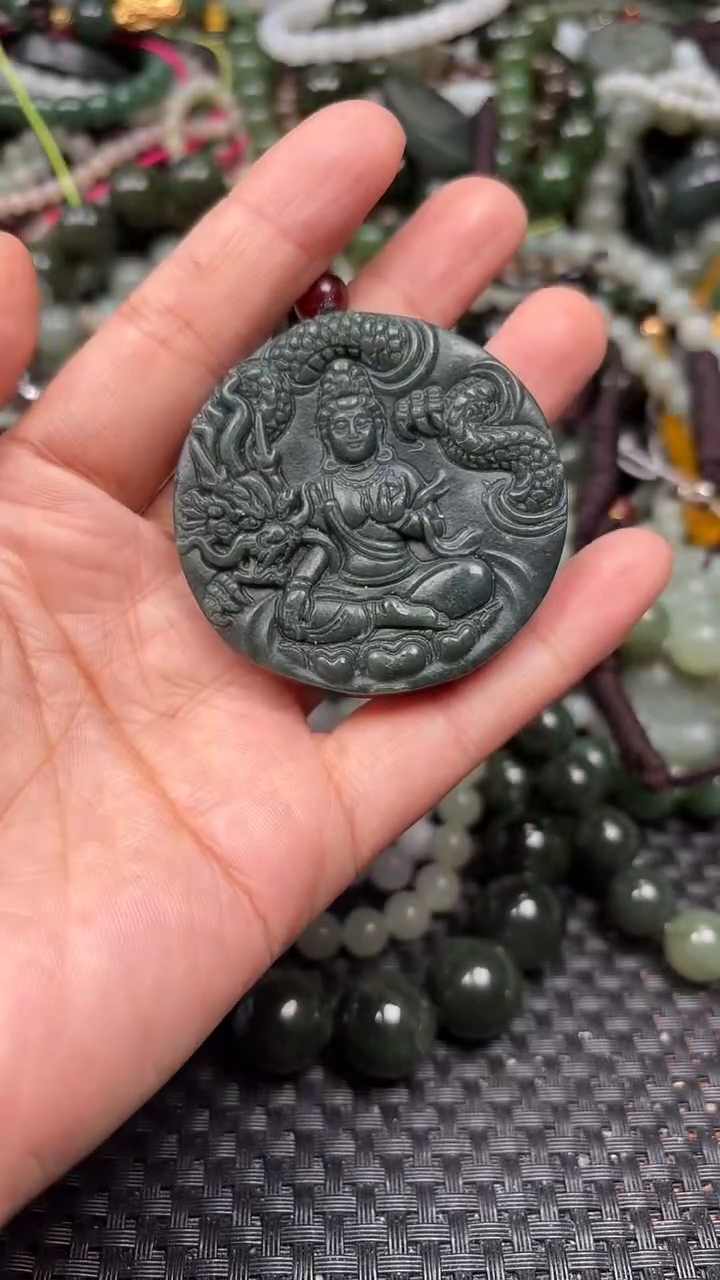 颈饰未镶嵌和田玉1
