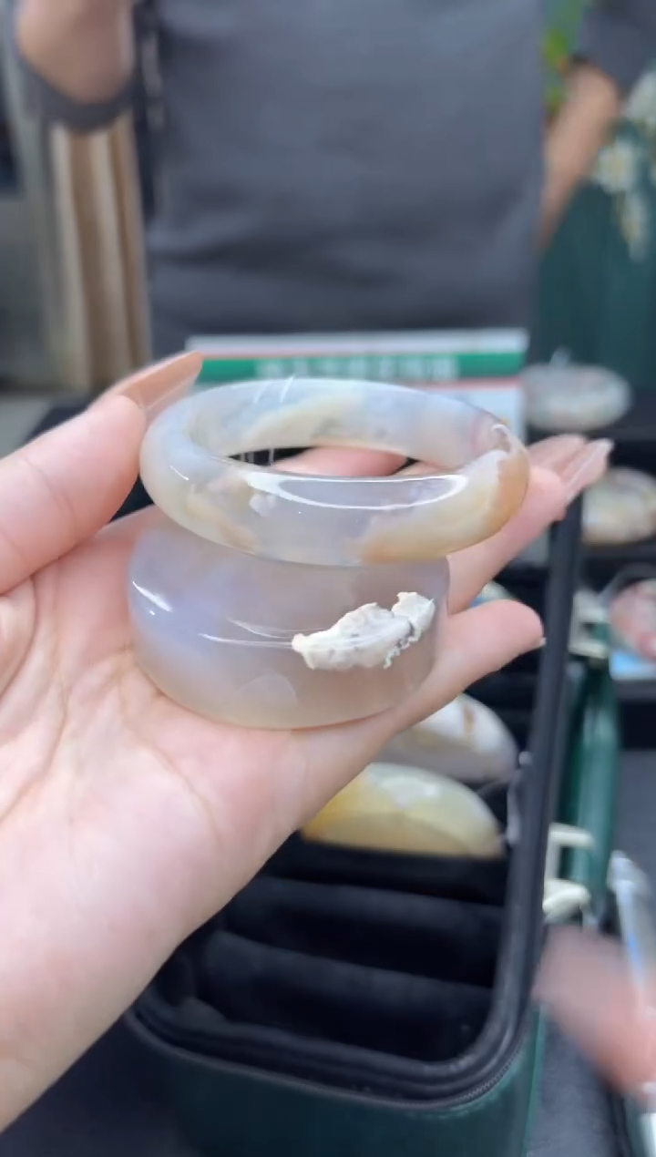 【闪购商品】石英质玉手镯未镶嵌774（56圈赠送镯心）