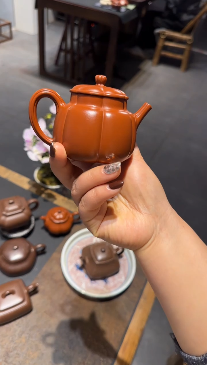 【闪购商品】紫砂茶壶繁花 朱泥