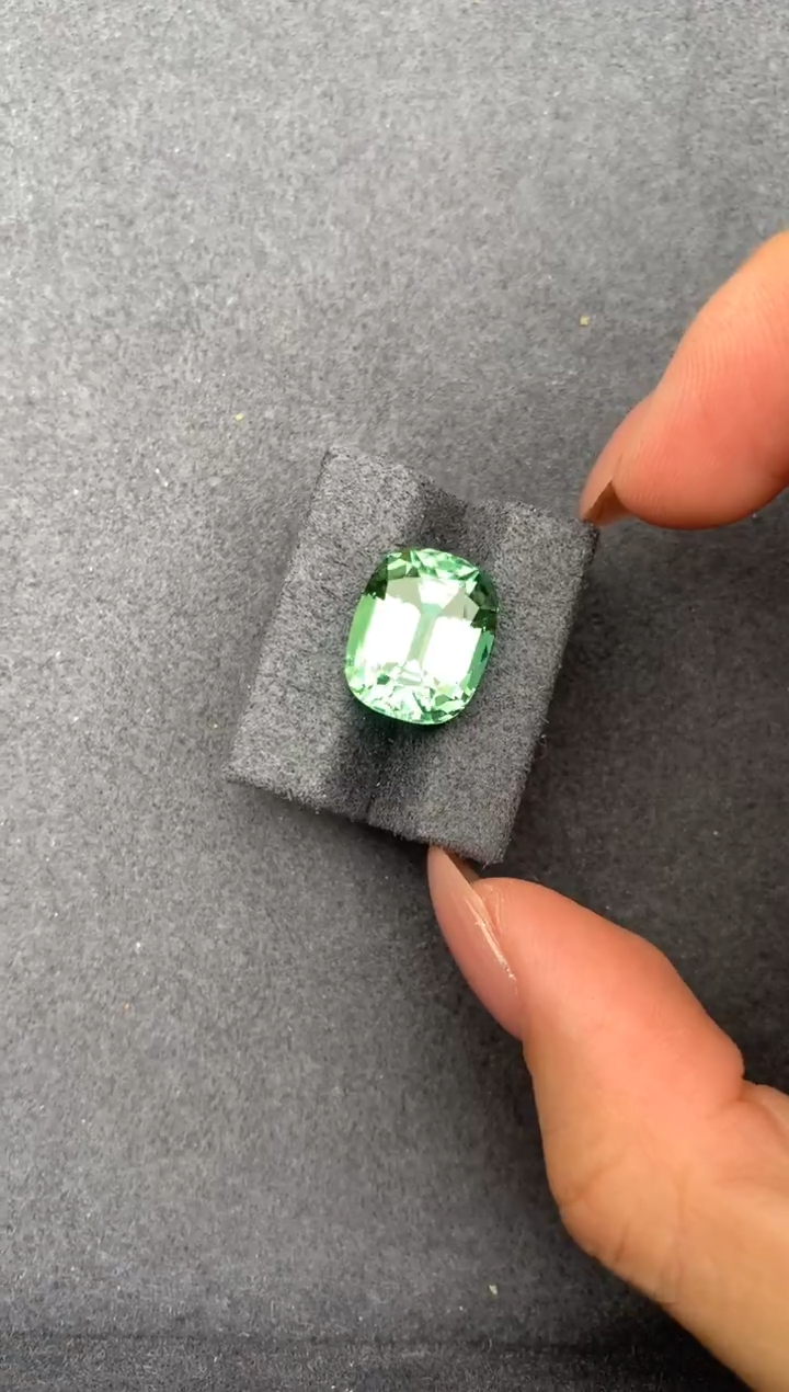 未镶嵌裸石碧玺9.5ct  绿碧玺 定制 FH 