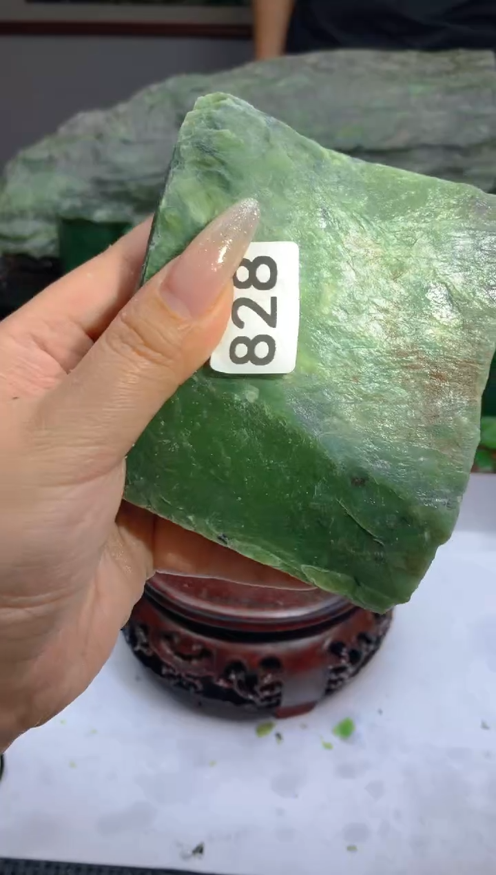 和田玉（碧玉）未镶嵌珠宝半成品828