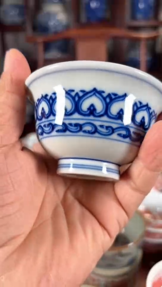 柴窑青花宝相纹杯杯
