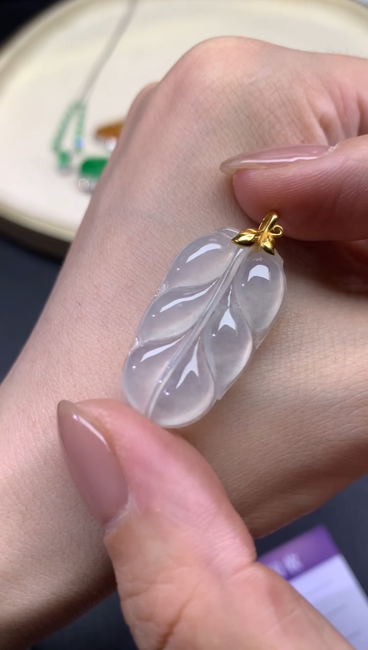 【闪购商品】翡翠吊坠(不含链)18K金镶嵌42