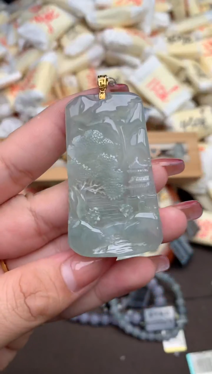 翡翠挂件18K金镶嵌—·