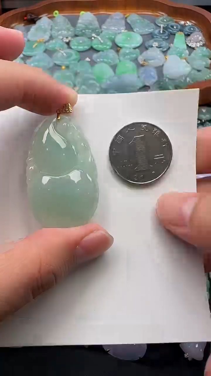 翡翠18K金镶嵌吊坠(不含链)葫芦