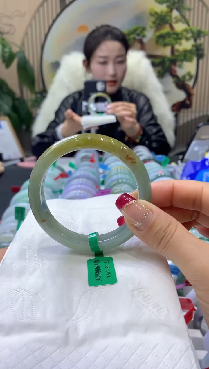 【闪购商品】翡翠手镯未镶嵌99913241