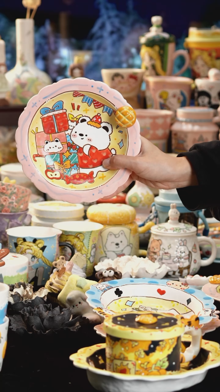 摆件陶景德镇釉下彩手绘设计师款陶瓷