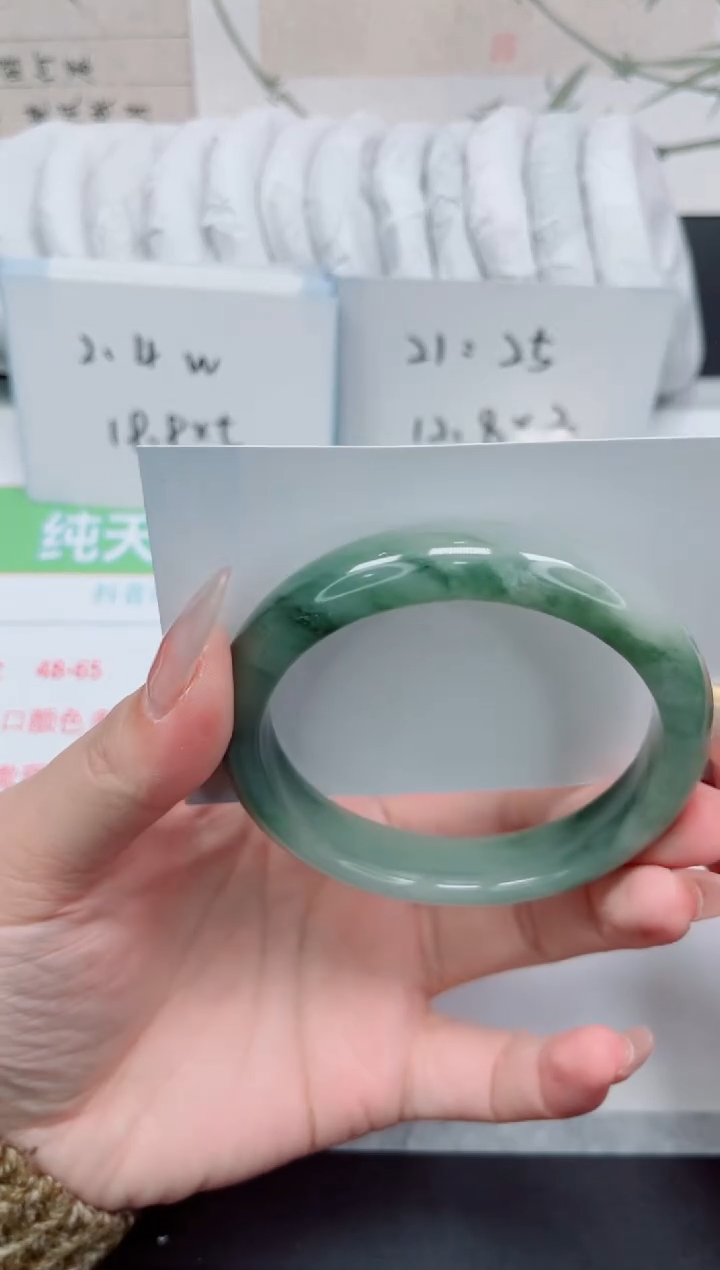 【闪购商品】石英质玉手镯未镶嵌275-60