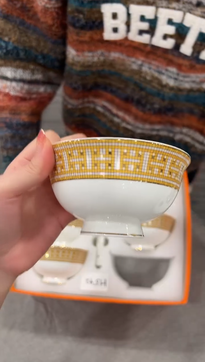 【闪购商品】杯H542--------------