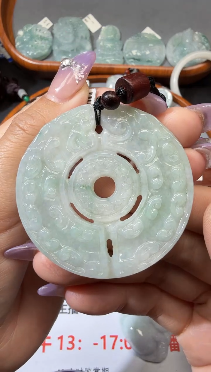 翡翠未镶嵌颈饰261.。。。。