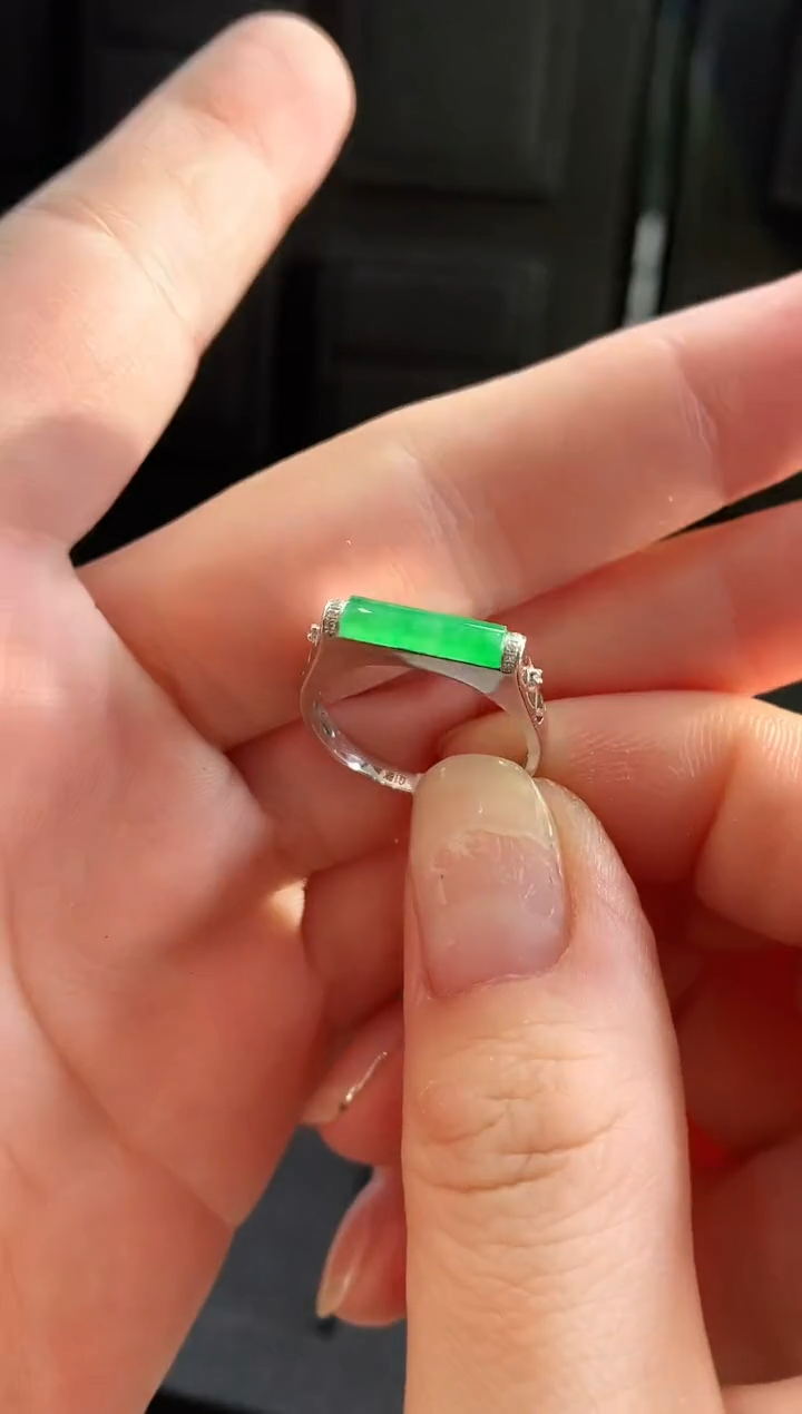 【闪购商品】翡翠戒指18K金镶嵌戒指