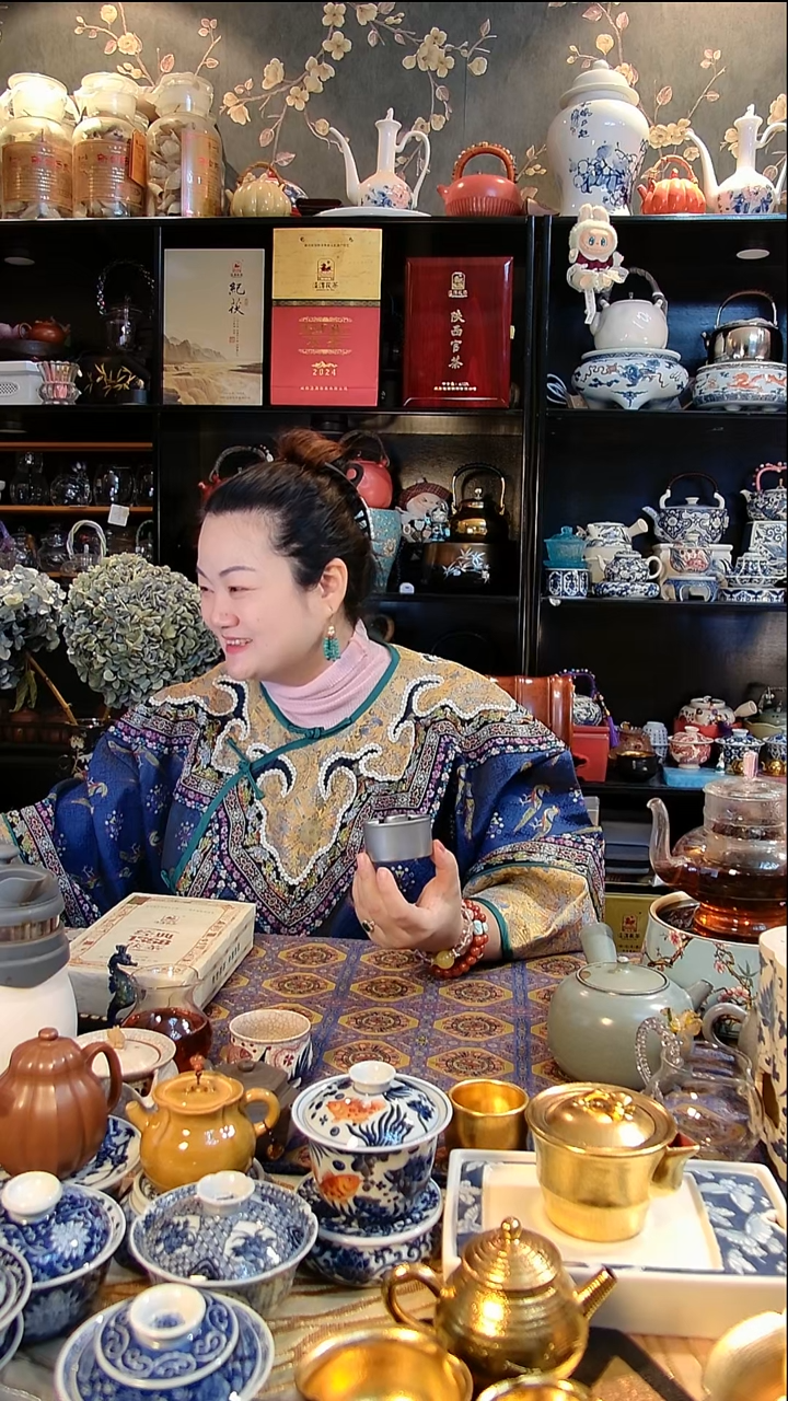 陌****?茶具100罐。。。。。。。。。