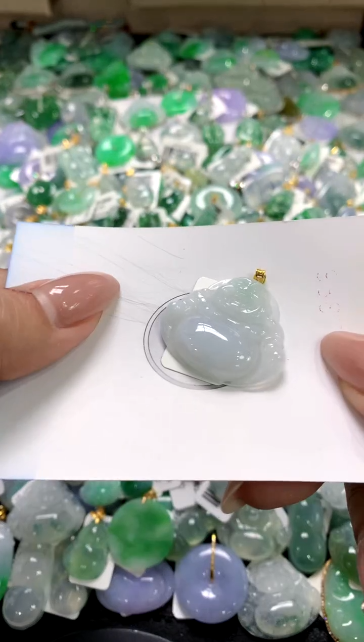 颈饰18K金镶嵌翡翠1111111111111111